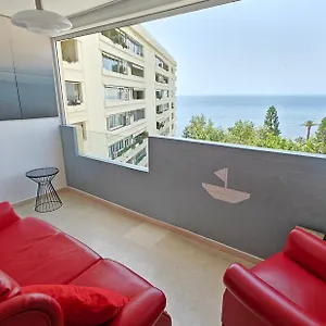  Apartment Centre Beachfront & Pool